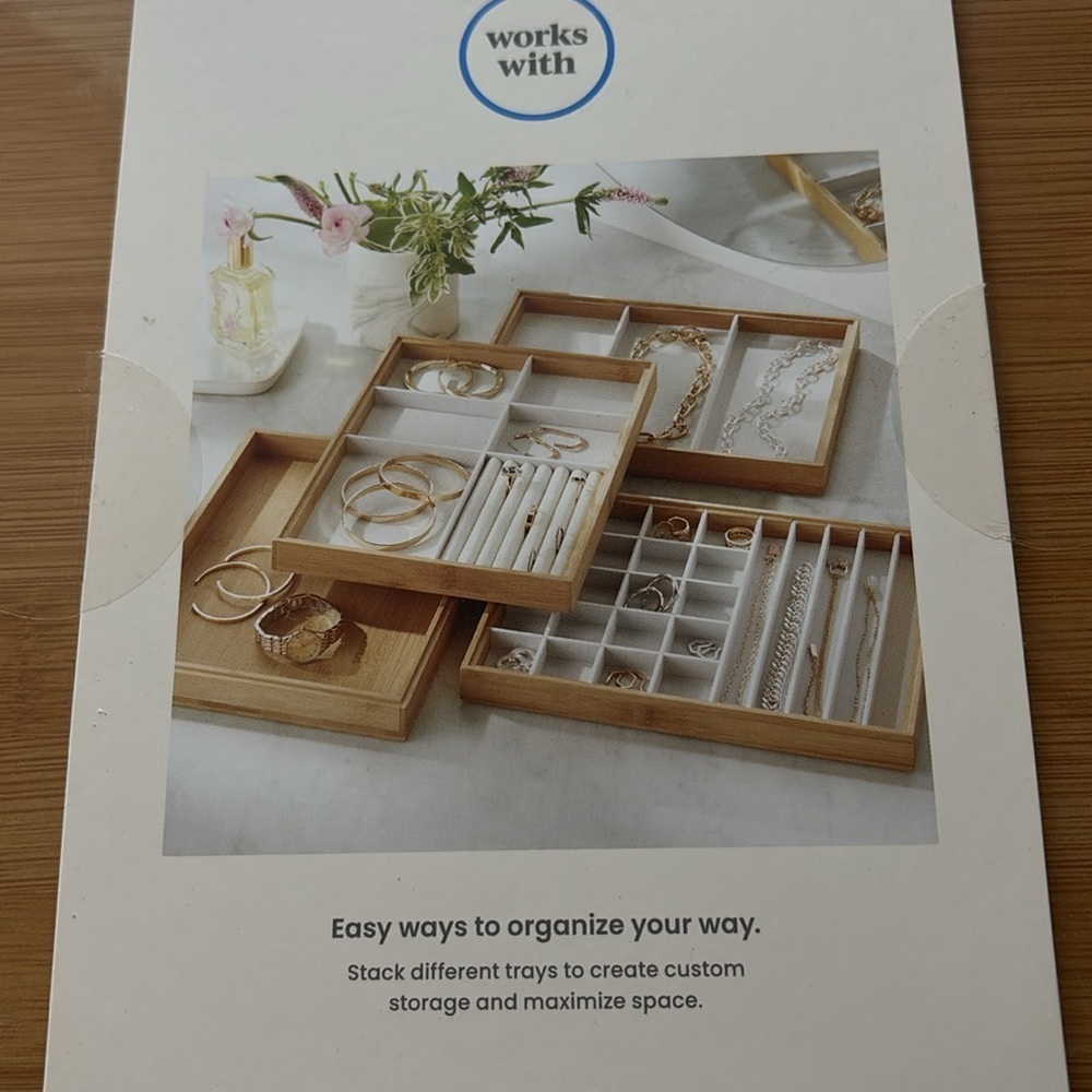 Stackable Bamboo
Divided Accessory
Tray new 🆕 - Picture 5 of 5